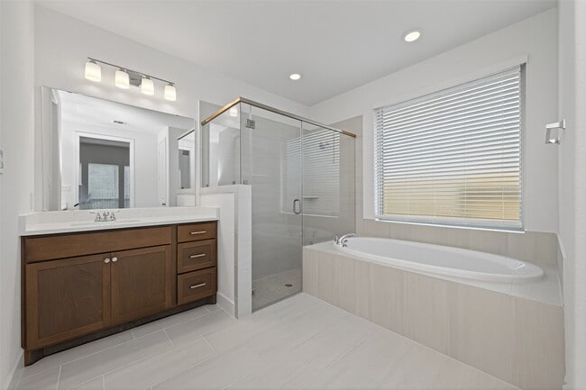 Building Photo - 122 Sierra Strm Ln