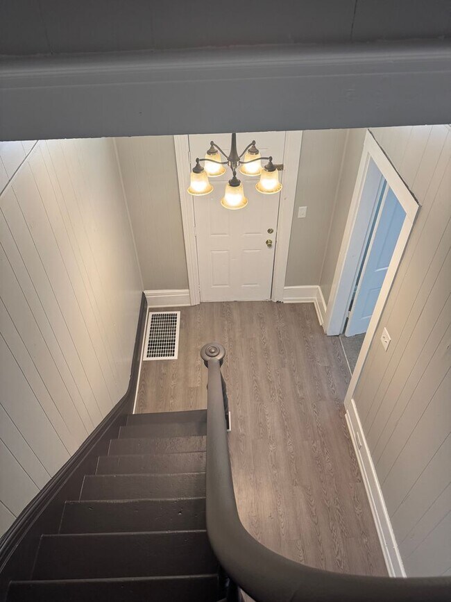 Building Photo - Spacious Four Bedroom House Close to Downtown Lafayette!