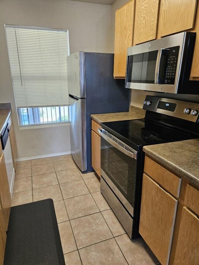 Building Photo - 1100 Goeglein Gulch