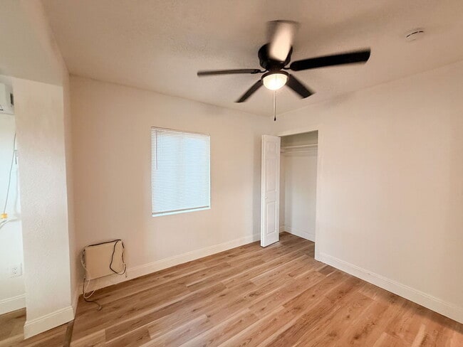 Building Photo - Home For Rent in Tampa - FULLY FENCED IN BACKYARD!