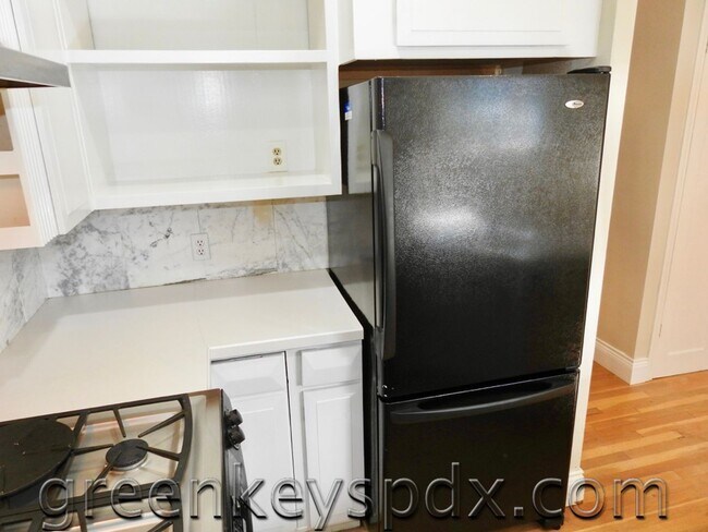 Building Photo - 10197-1136