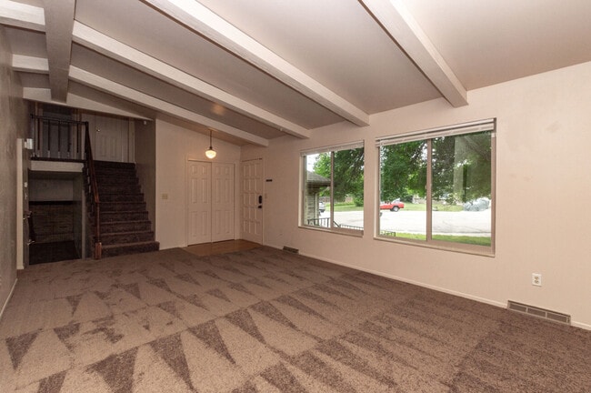 Building Photo - 6674 Braun Ct