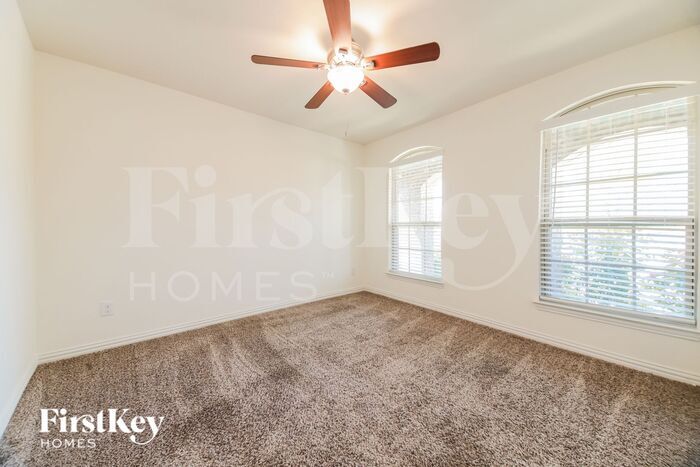 Building Photo - 1304 Renoir Dr
