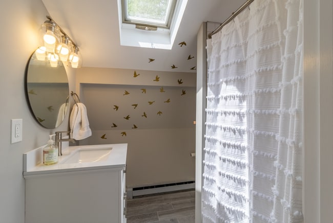 Building Photo - Spacious 4-Bedroom Home with In-Law Suite