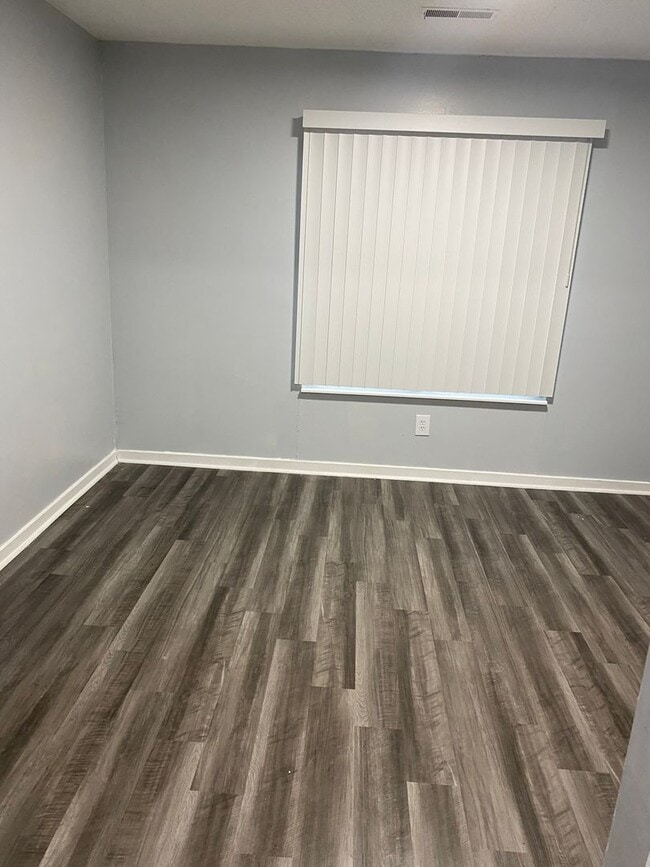Building Photo - 2 Bed 2 bath condo