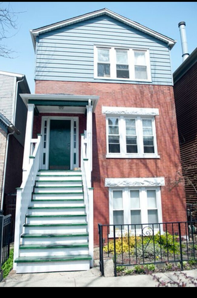 Primary Photo - 2316 W Belden Ave
