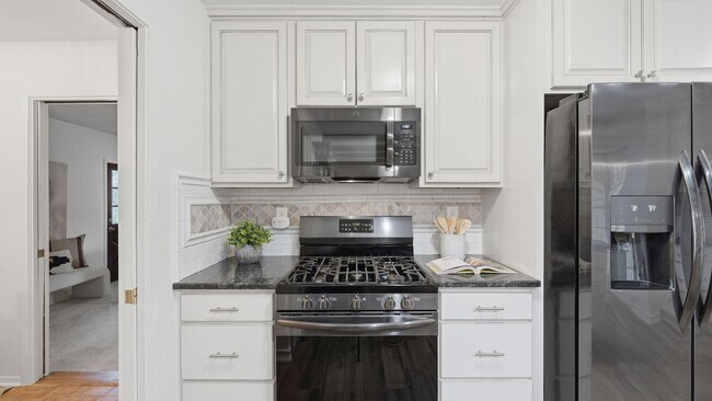 Building Photo - Beautiful Home on Nearly an Acre in Helotes with Pool, Office & No HOA