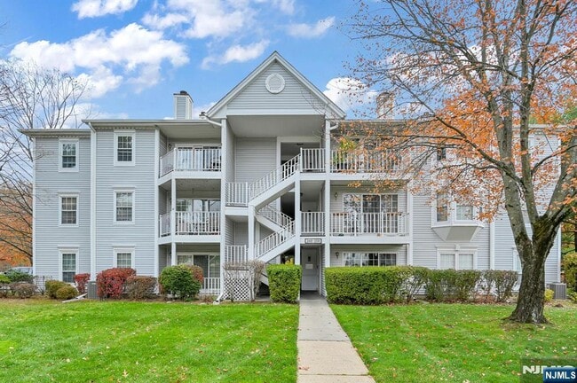 Primary Photo - 353 Cottonwood Way