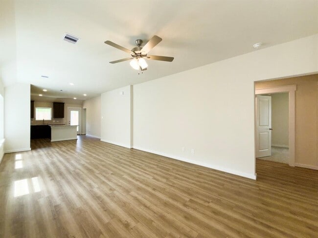 Building Photo - 40769 Mostyn Lake Dr