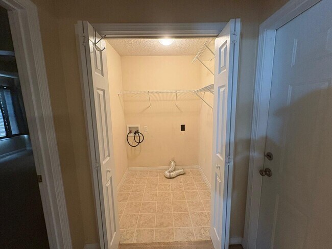 Building Photo - 3326 Skywagon Dr