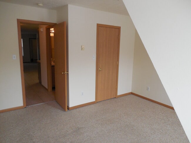 Bedroom - 802 W White River Blvd