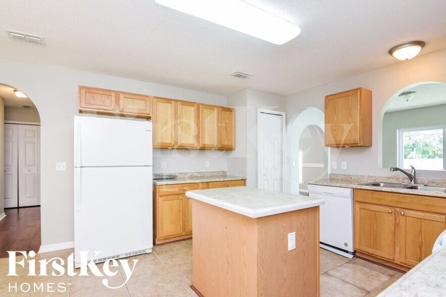 Building Photo - 2973 Whispering Trails Dr