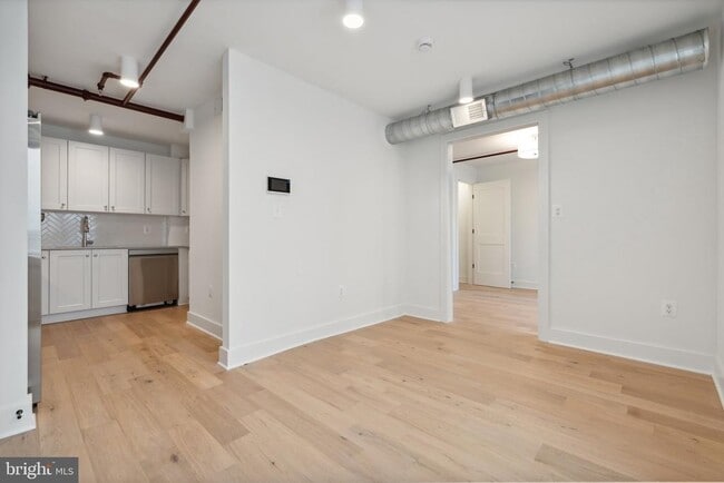 Building Photo - 901 King St