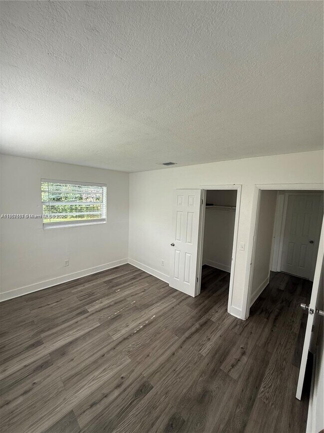 Building Photo - 1342 NE 110th Terrace