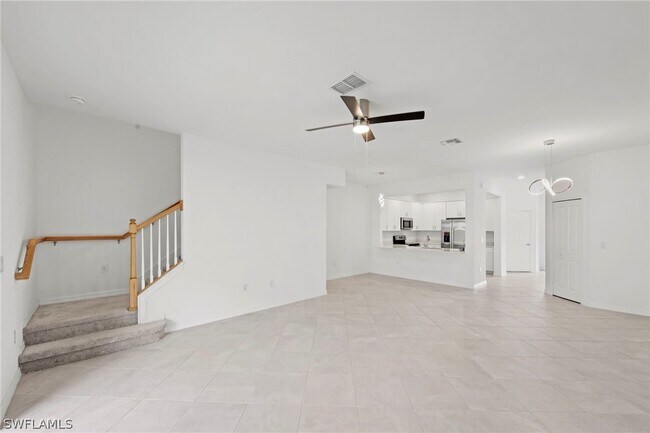 Building Photo - 2827 Blossom Wy