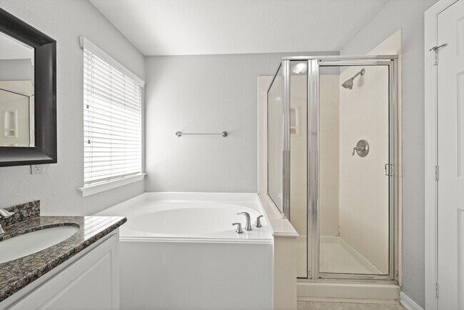 Building Photo - 14614 Hazy Ridge Ln