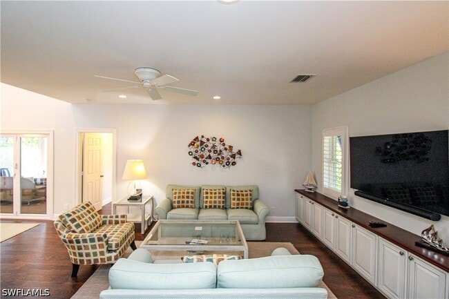 Building Photo - 2150 Marina Dr