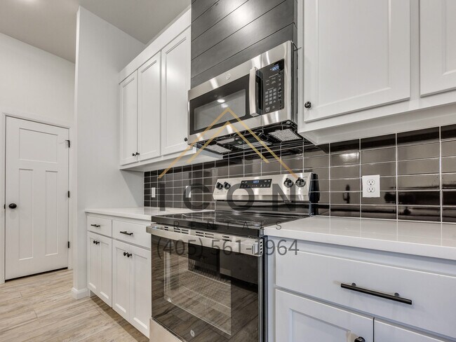 Building Photo - 5109 SE 85th St