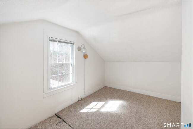 Building Photo - 1187 Mt Carmel Ave