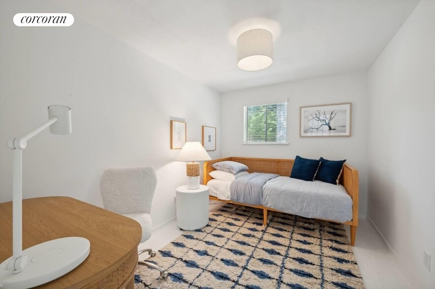 Building Photo - 201 Cove Hollow Rd