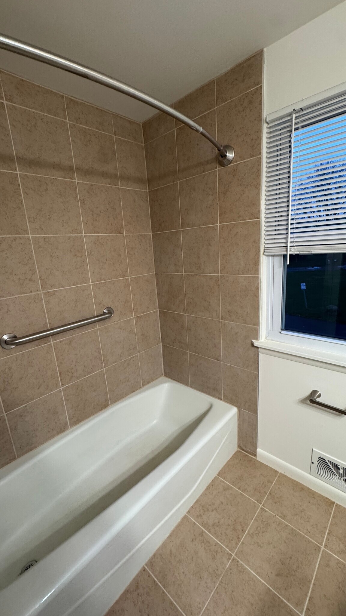 Building Photo - 63 Havenwood Holw