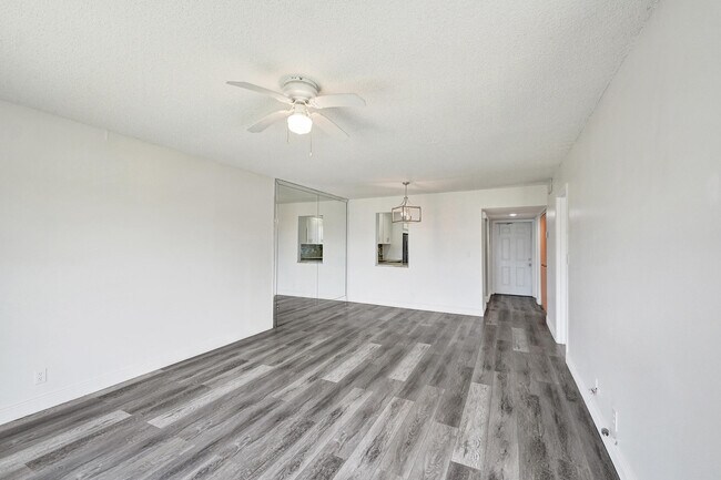 Building Photo - 2430 SW 81st Ave