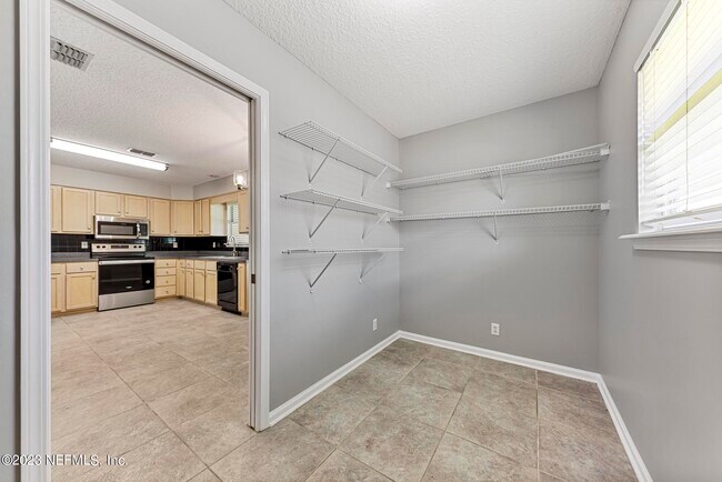 Building Photo - 13021 Chets Creek Dr S