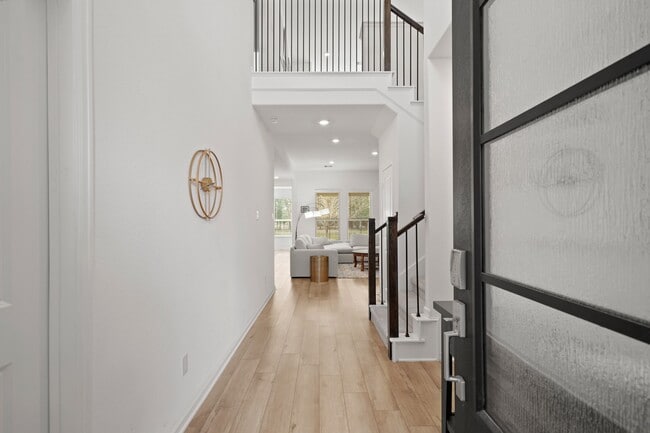 Building Photo - 9405 Vis Fls Trce