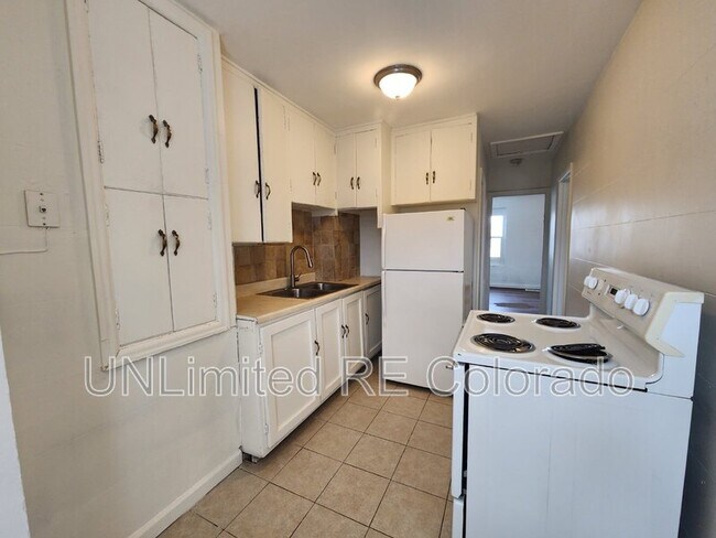 Building Photo - 1460 Kipling St