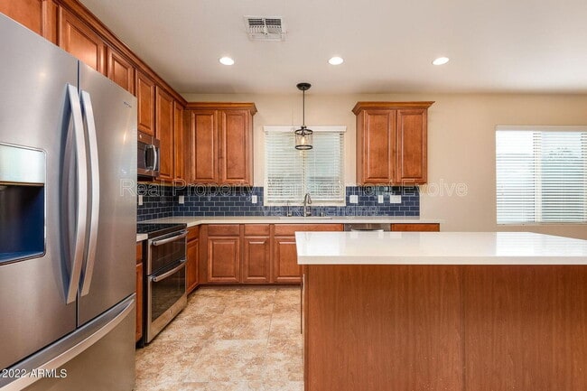 Building Photo - 1544 E Hummingbird Way