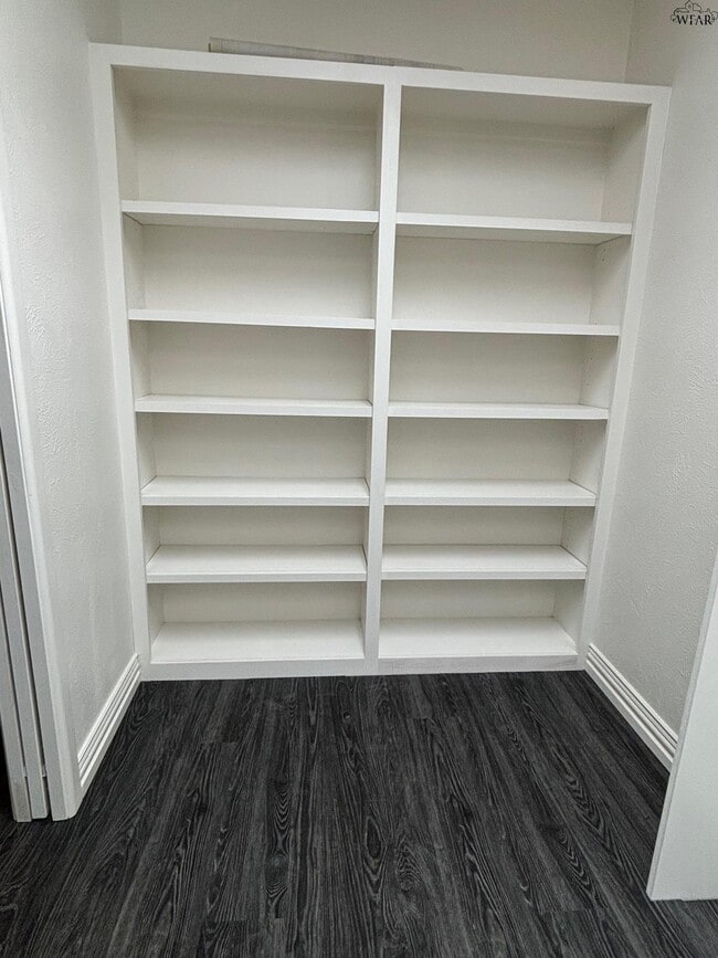 Building Photo - 2627 Bretton Rd