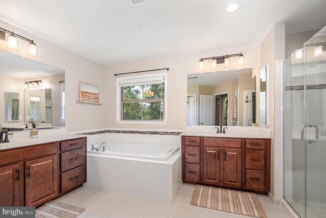 Building Photo - 24846 Somerby Dr