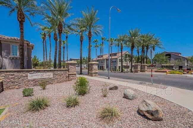 Building Photo - 2271 E Hidalgo Ave