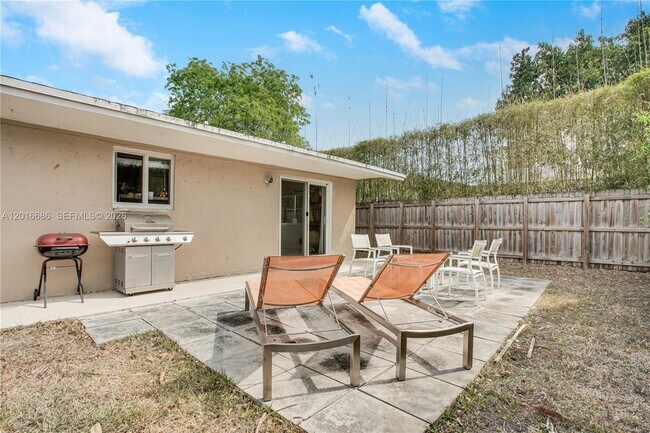 Building Photo - 9330 SW 165th St