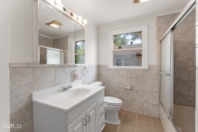 Building Photo - 1137 Schex Dr