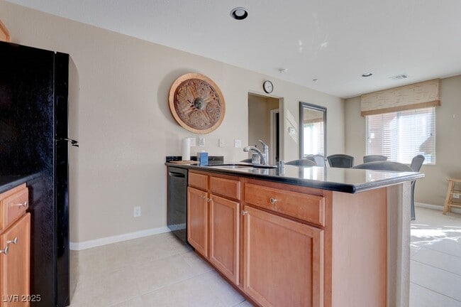 Building Photo - 7765 Floral Fabric Ct