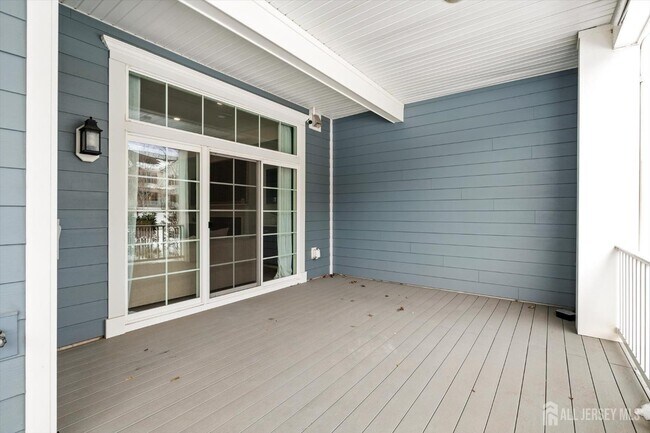 Building Photo - 11 Hamilton Dr