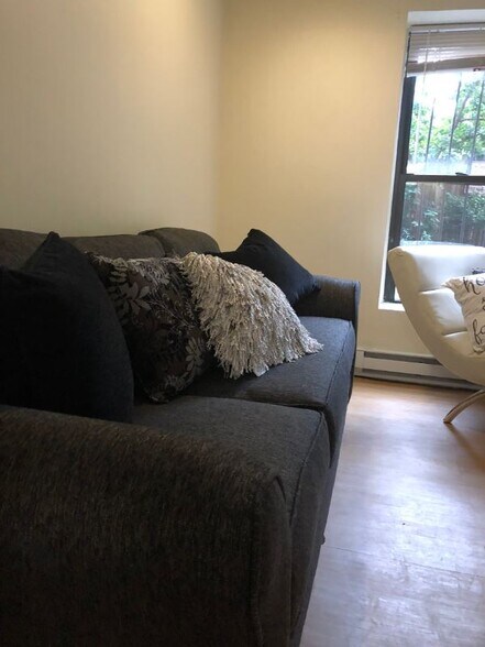 Building Photo - 91 Saint Botolph St