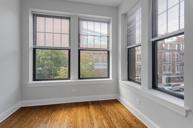 Building Photo - 1638 W Jonquil Terrace