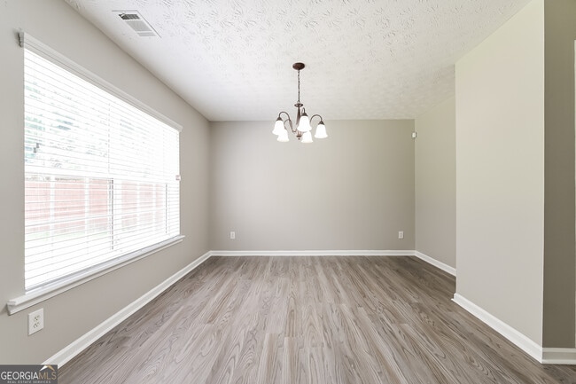 Building Photo - 165 Nowell Dr