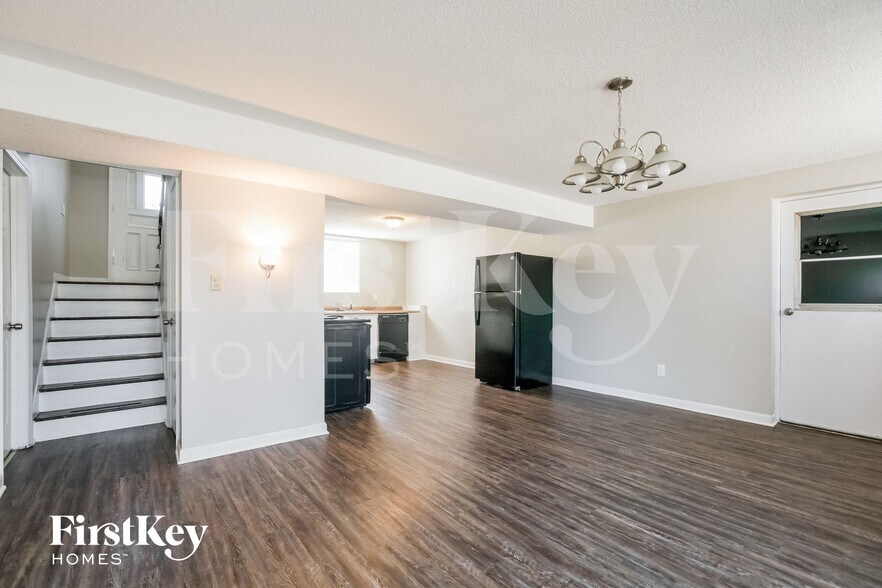 Building Photo - 2020 Belmont Blvd