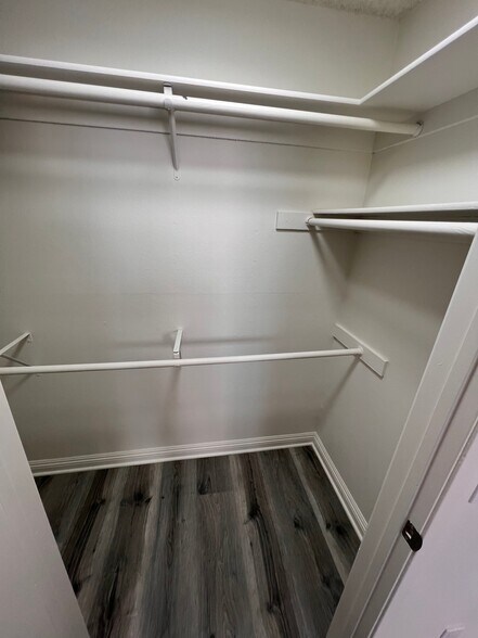 Building Photo - 4648 Fulton Ave