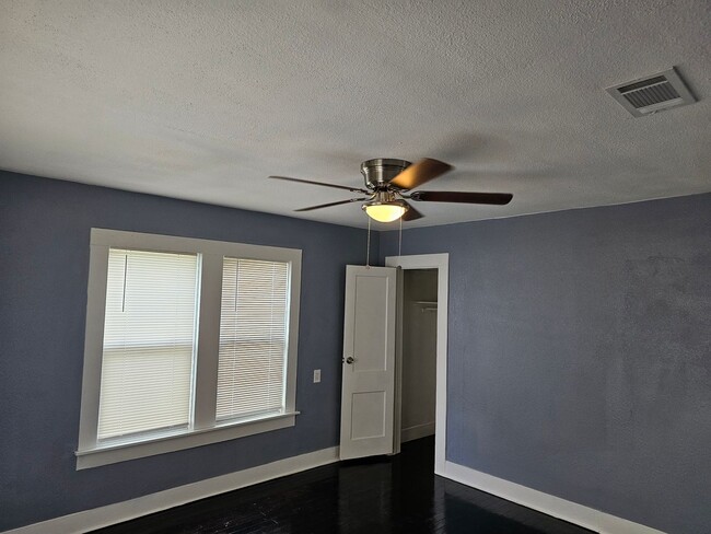Building Photo - 2 bedroom house for rent in Downtown Killeen