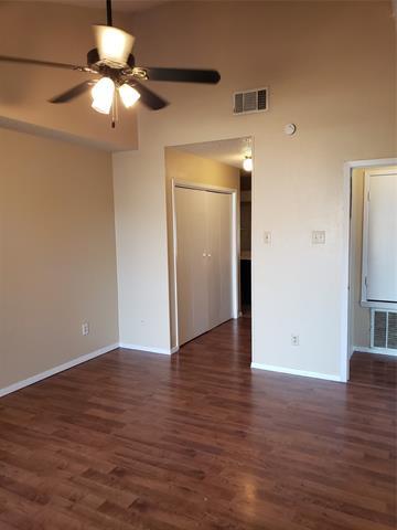Building Photo - 557 Prairie Dell St