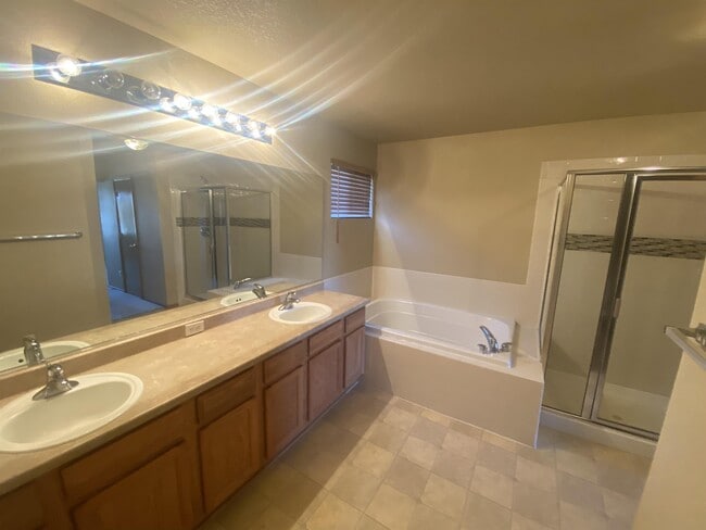 Building Photo - 12140 S Grass River Ct