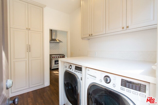 Building Photo - 153 N Arnaz Dr