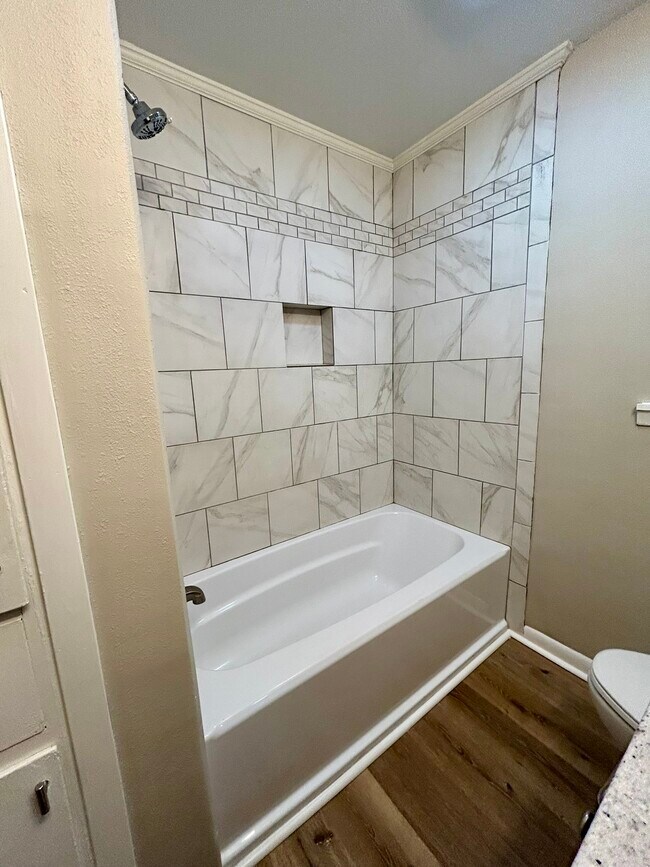 Building Photo - 202 Carter Dr