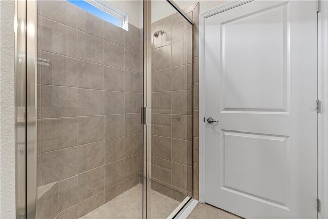 Building Photo - Enjoy all Wildwood has to offer, plus community amenities!