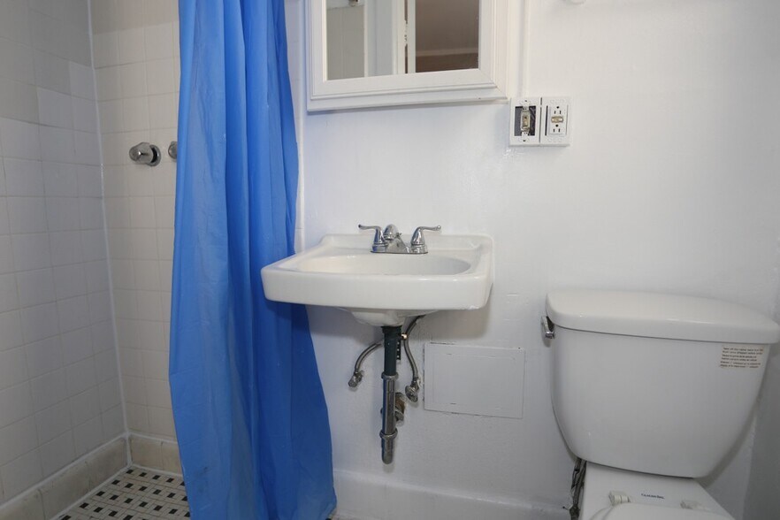 Building Photo - 3836 N Fremont St