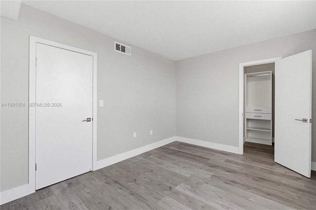 Building Photo - 300 NW 42nd Ave